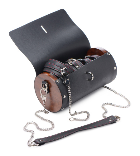 Kinky Clutch  4